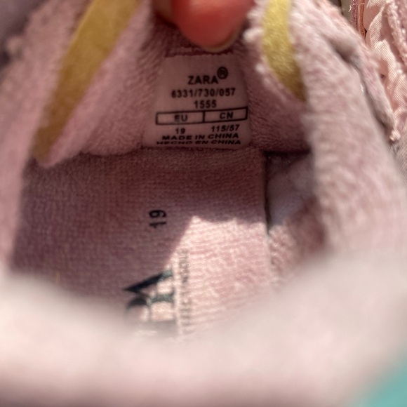 Zara Baby Tennis Shoes size: 4 - Picture 3 of 6